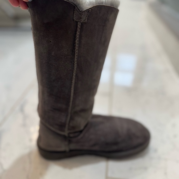 UGG Bailey Button Triplet II Boot - Picture 8 of 12